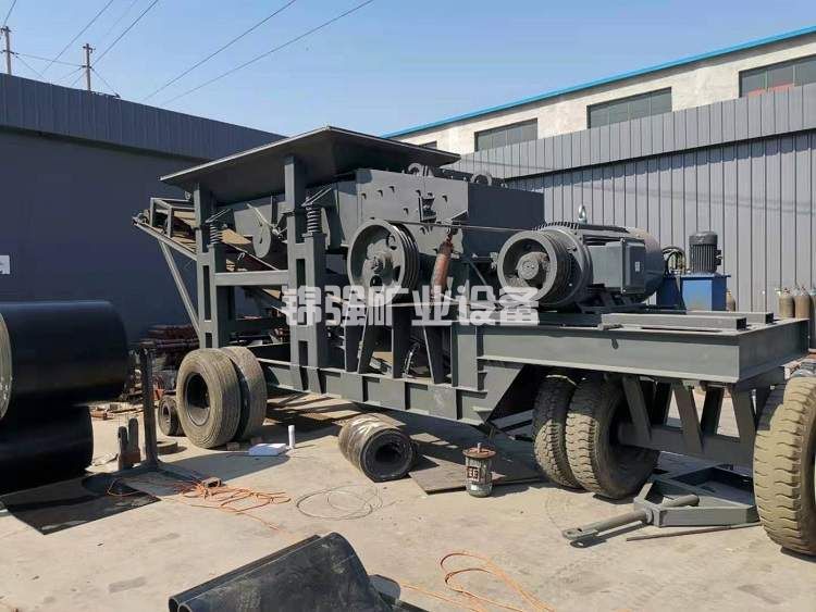 Mobile sand making machine